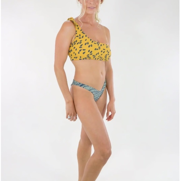 Raw X Salt Bikini Top - Picture 3 of 4